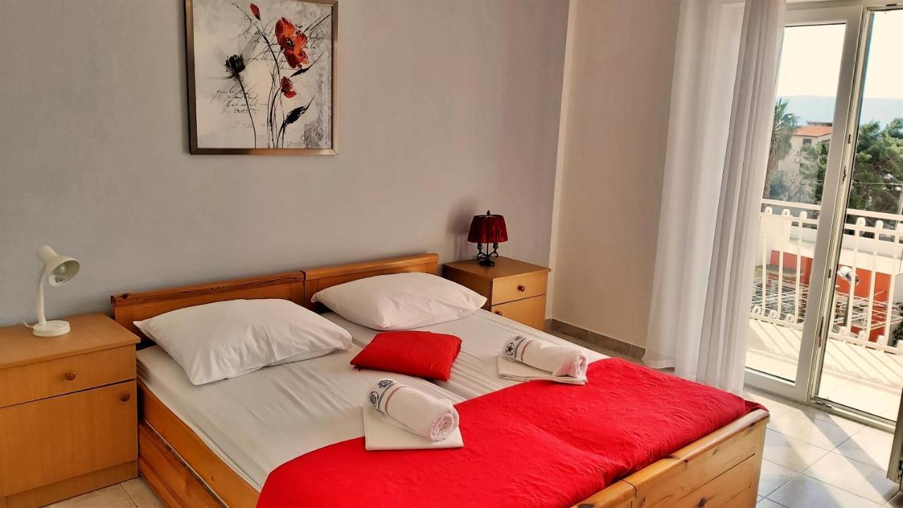 Apartments Mandalinic 오미스 외부 사진