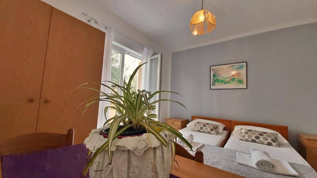 Apartments Mandalinic 오미스 외부 사진
