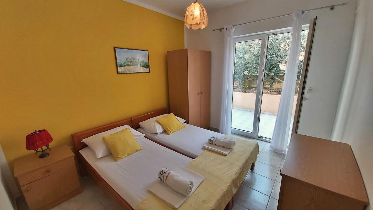Apartments Mandalinic 오미스 외부 사진