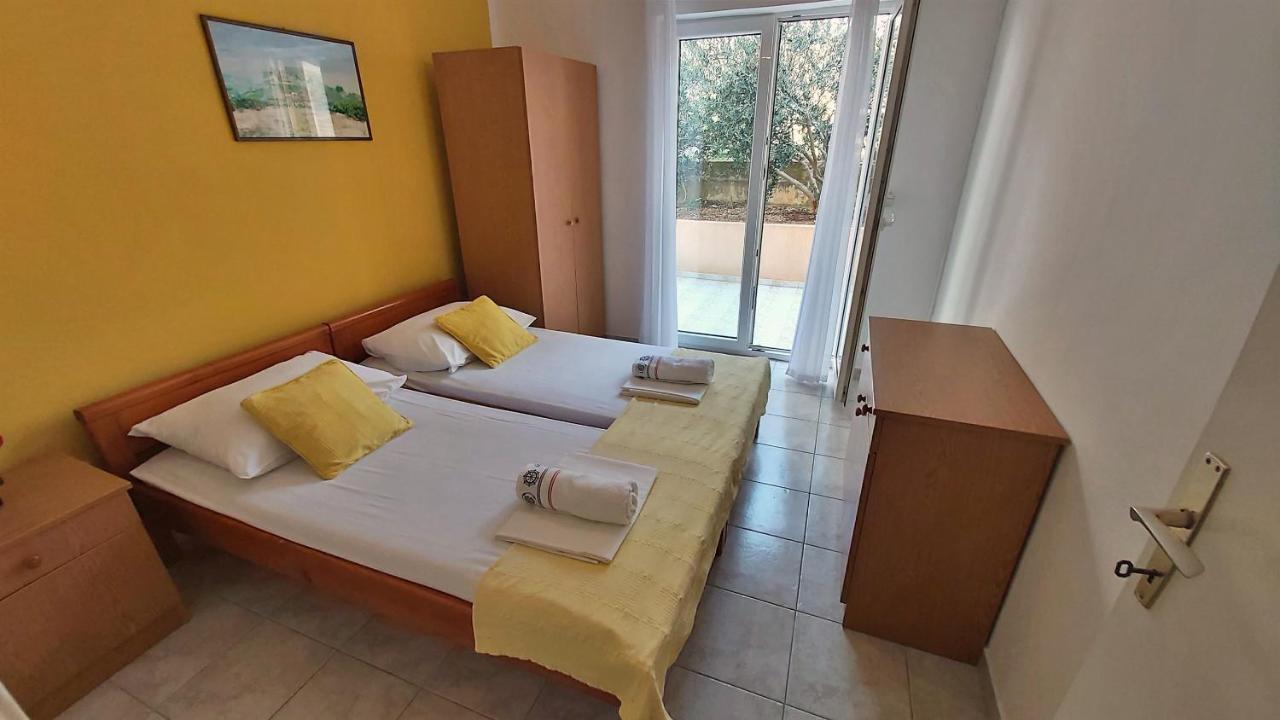 Apartments Mandalinic 오미스 외부 사진