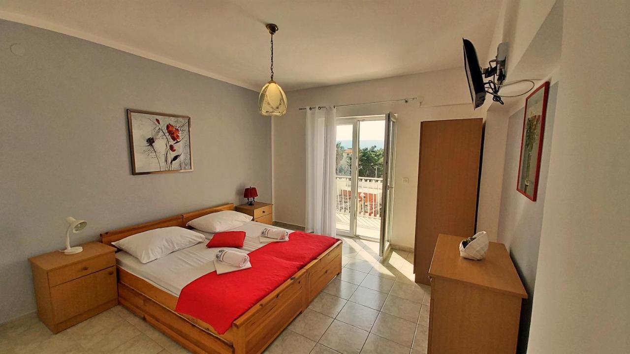 Apartments Mandalinic 오미스 외부 사진