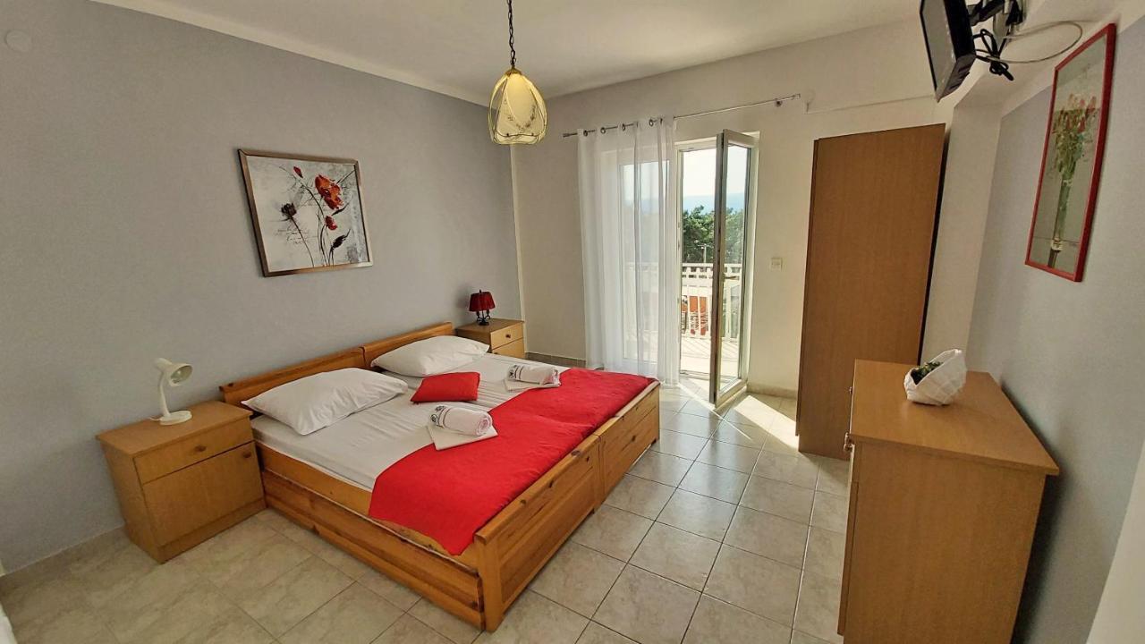 Apartments Mandalinic 오미스 외부 사진