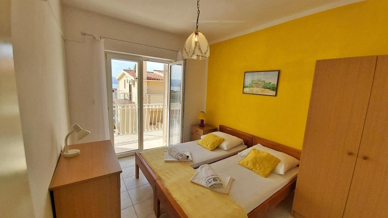 Apartments Mandalinic 오미스 외부 사진