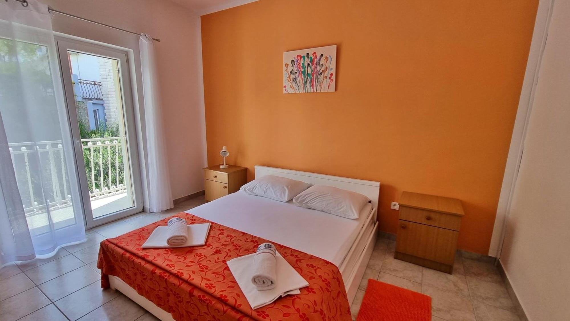 Apartments Mandalinic 오미스 외부 사진