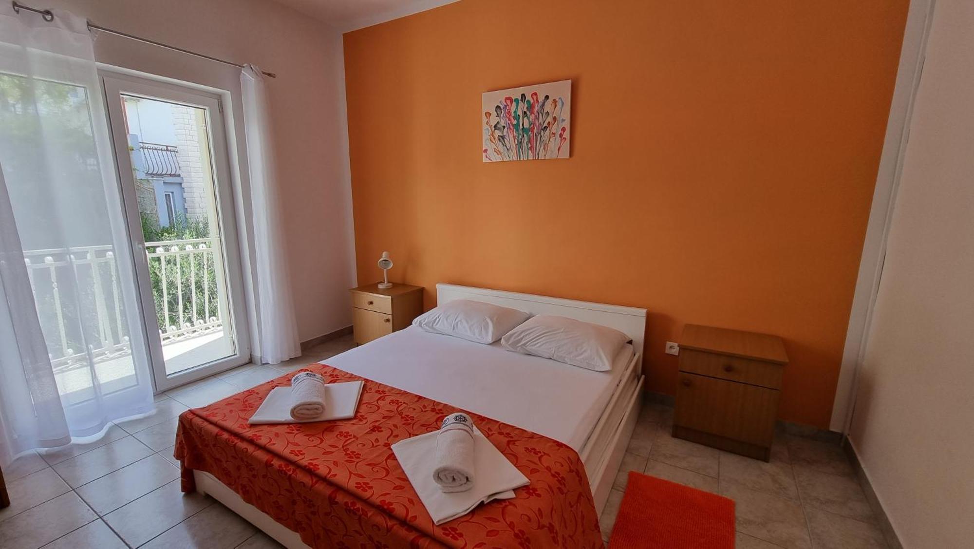 Apartments Mandalinic 오미스 외부 사진