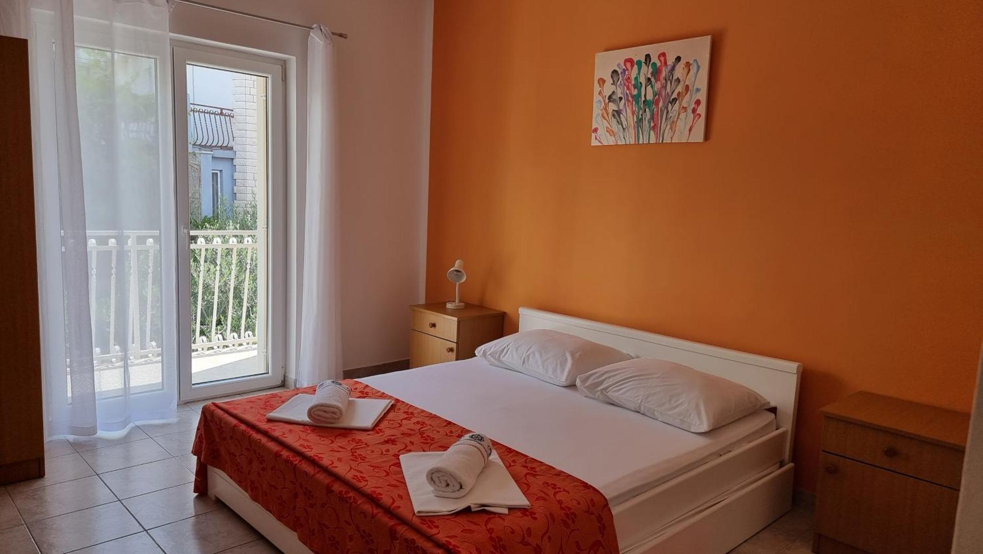 Apartments Mandalinic 오미스 외부 사진